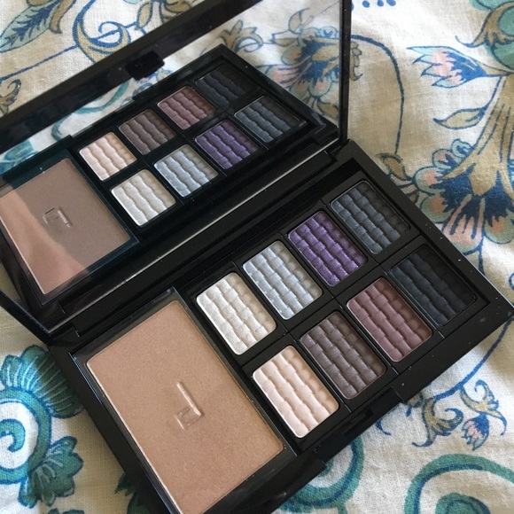 Doucce Other - NWOT DOUCCE Eyeshadow Pro Palette